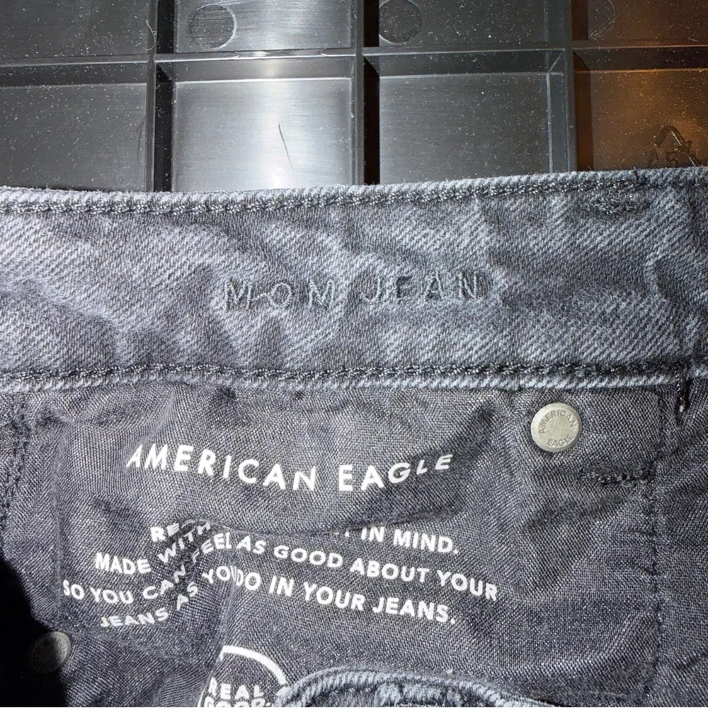 American Eagle Outfitters mom Jeans